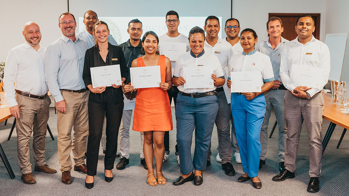 Constance Hotels & Resorts : 10 sommeliers décrochent la certification 1 de l’ASI
